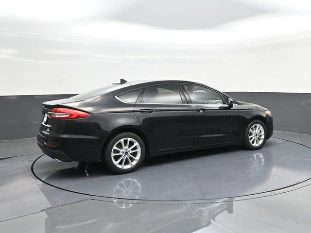 Used 2020 Ford Fusion SE FWD image 14