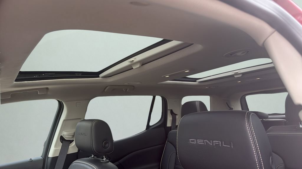 Used 2023 GMC Acadia Denali w/ Denali Ultimate Package image 23