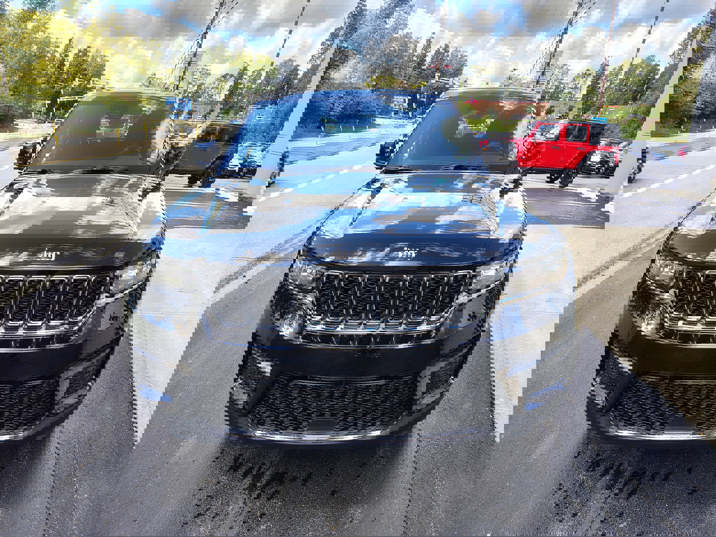 New 2025 Jeep Grand Cherokee Laredo X w/ Luxury Tech Group I image 3