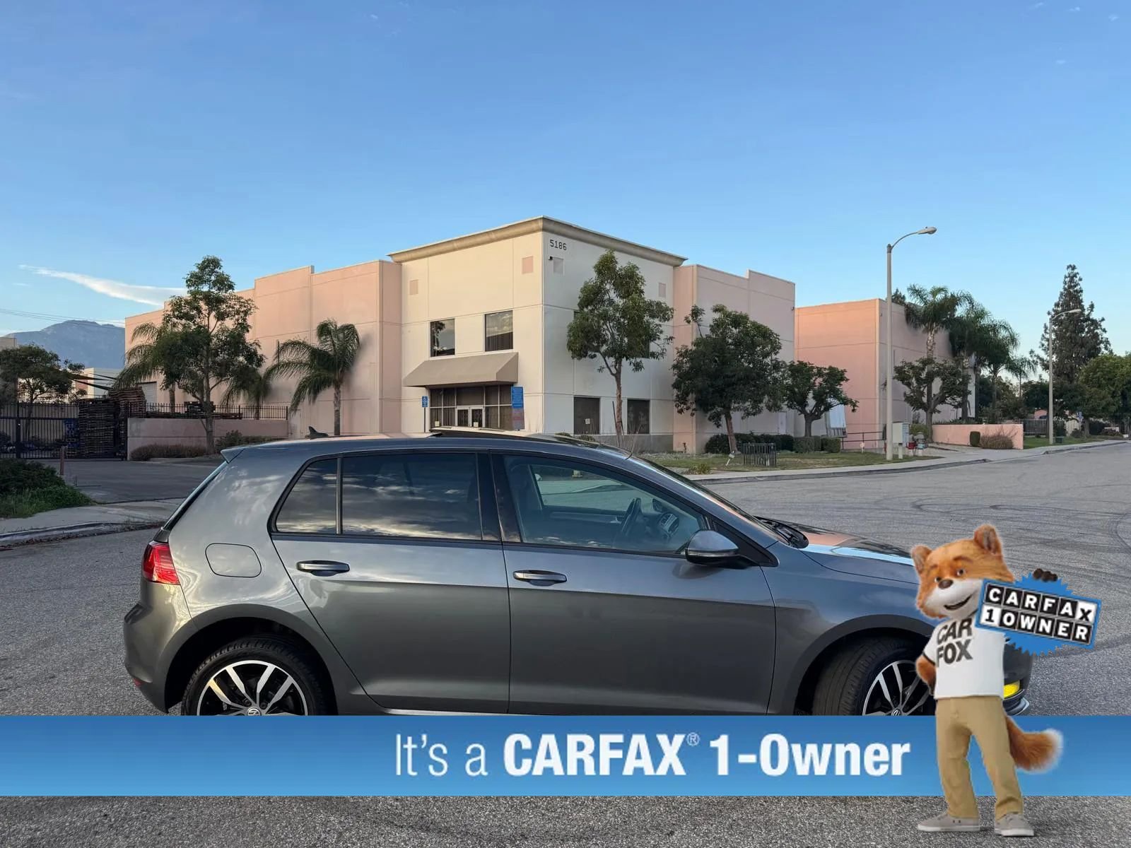 Used 2017 Volkswagen Golf SE FWD image 4