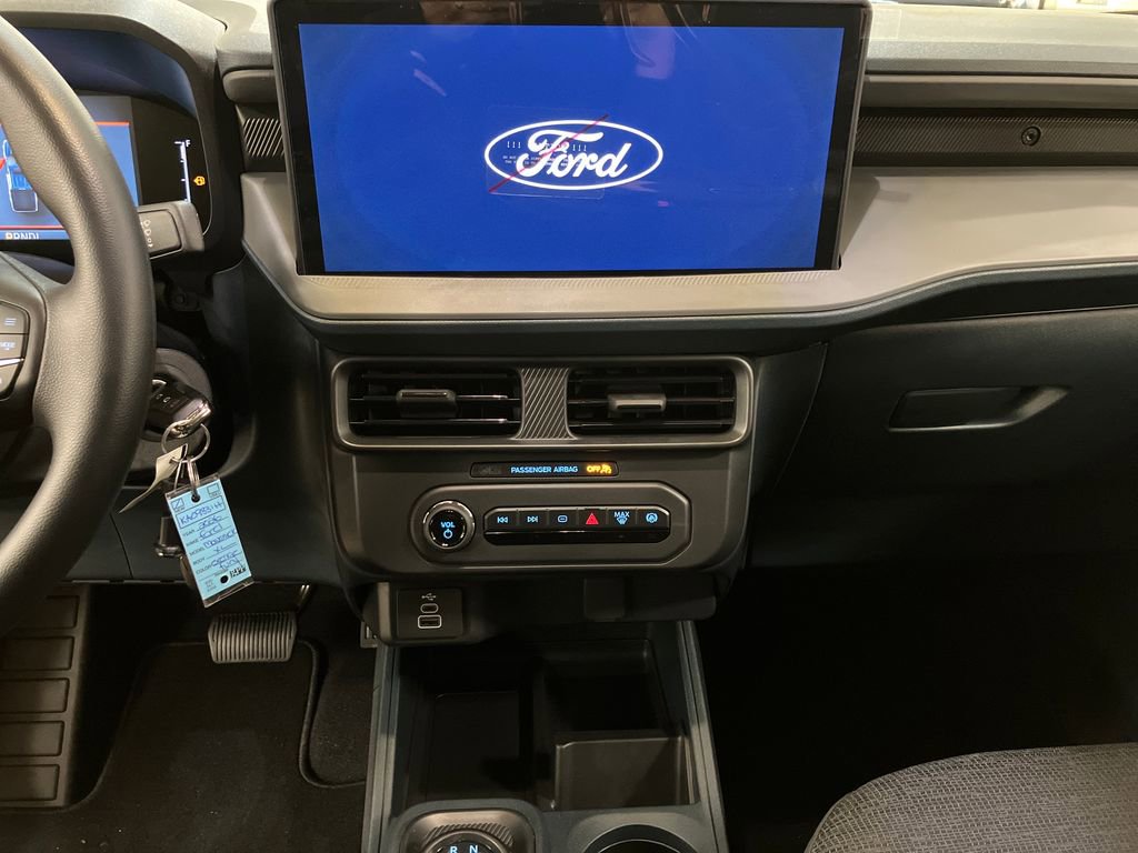 New 2026 Ford Maverick XL image 25