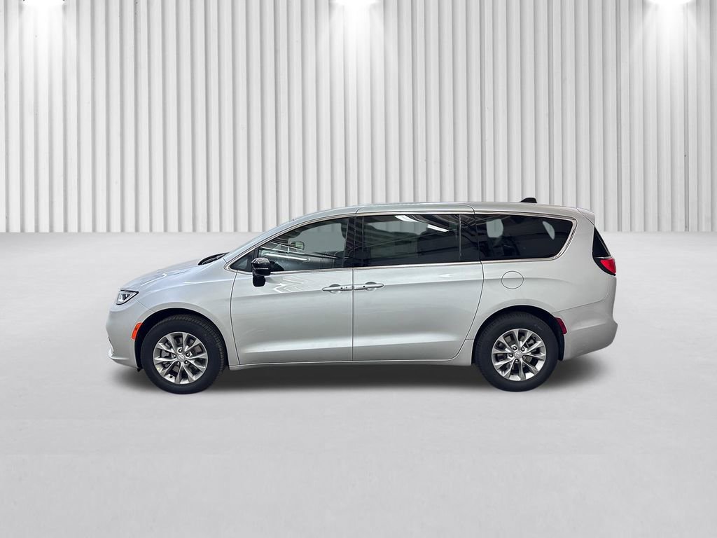 New 2026 Chrysler Pacifica Select AWD/4WD image 8