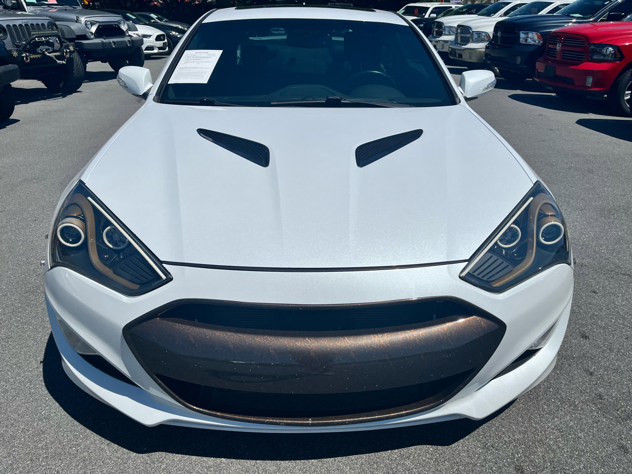 Used 2016 Hyundai Genesis Coupe 3.8 image 2