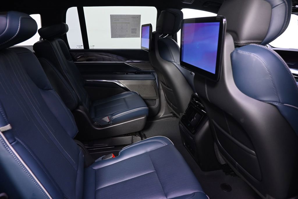 Certified 2025 Cadillac Escalade IQ Sport 2 AWD/4WD image 18