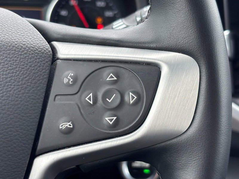Used 2023 GMC Terrain SLT image 19