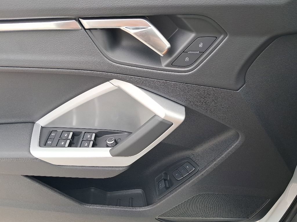 New 2025 Audi Q3 2.0T Premium image 16