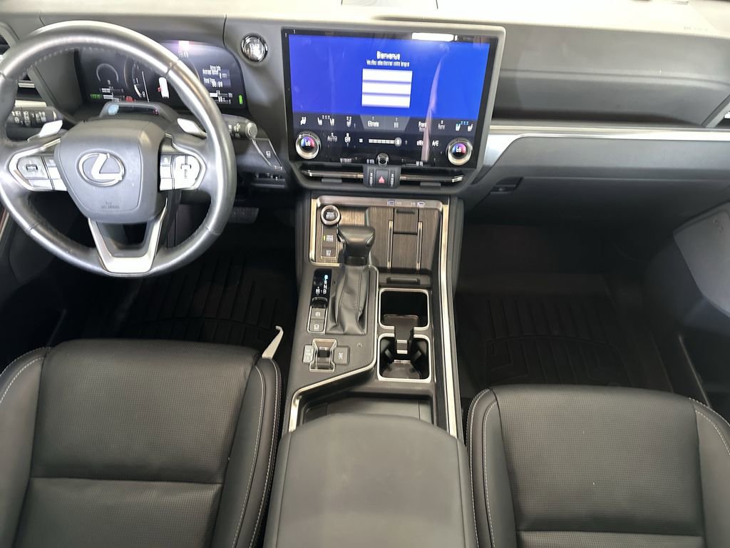 Used 2025 Lexus GX 550 w/ Cold Area Package image 18