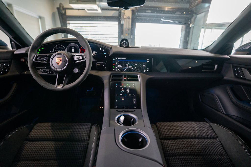 New 2025 Porsche Taycan image 16