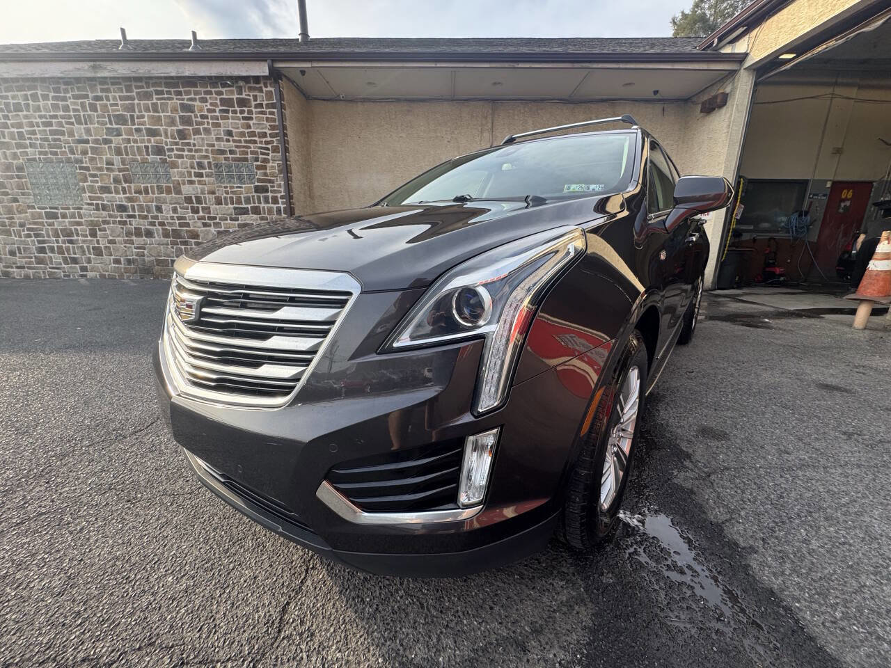 Used 2017 Cadillac XT5 Luxury w/ Driver Awareness Package AWD/4WD image 15