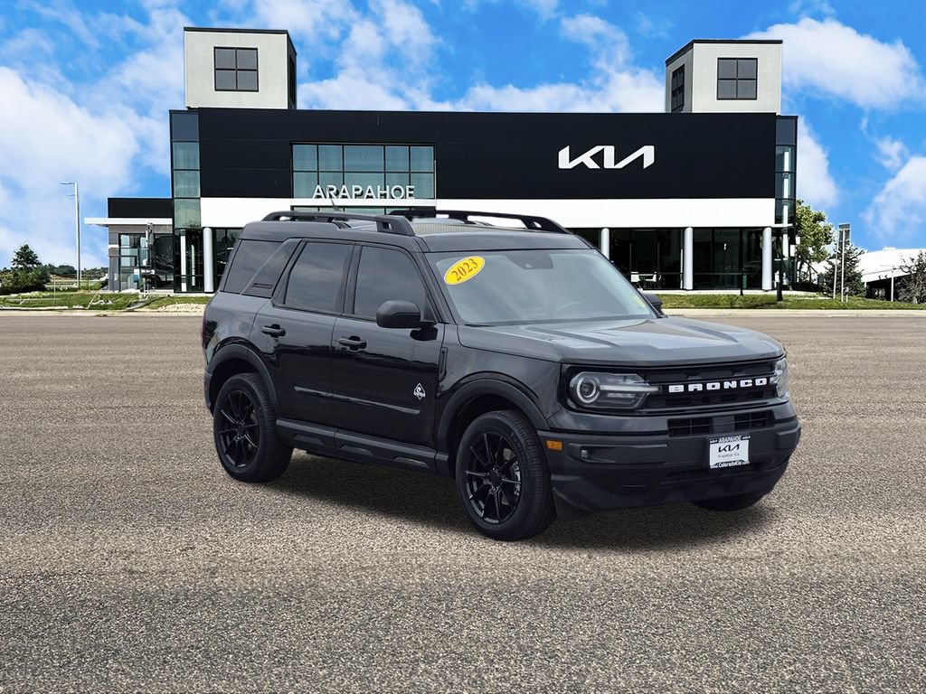 Used 2023 Ford Bronco Sport Outer Banks w/ Tech Package AWD/4WD image 2