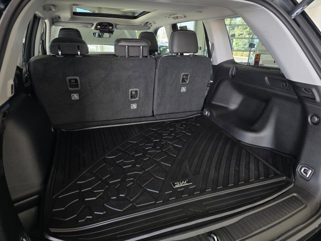 Used 2023 Jeep Grand Cherokee Limited w/ Trailer Tow Prep Group (B) image 16
