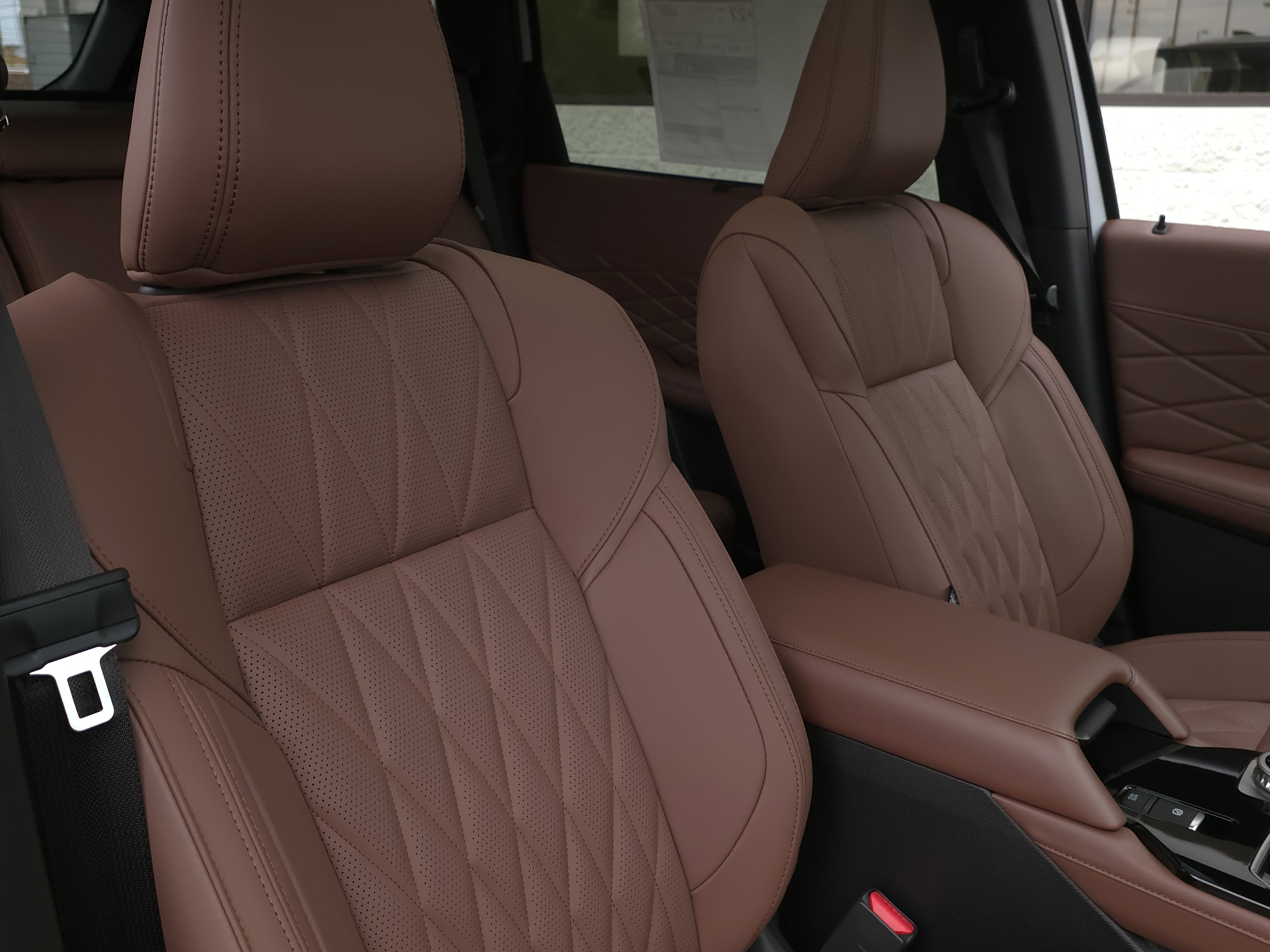 New 2025 Mitsubishi Outlander SEL image 32