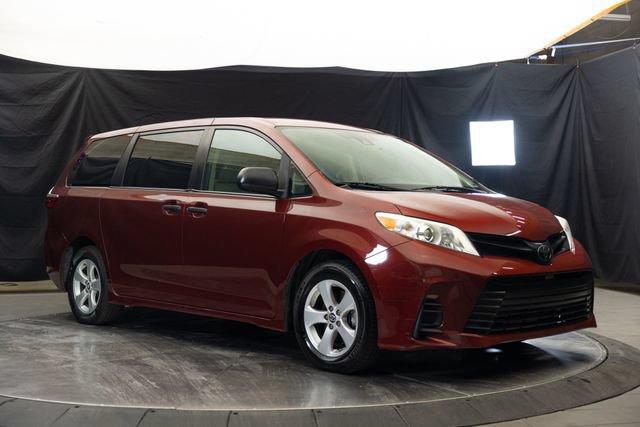 Used 2020 Toyota Sienna L FWD image 1