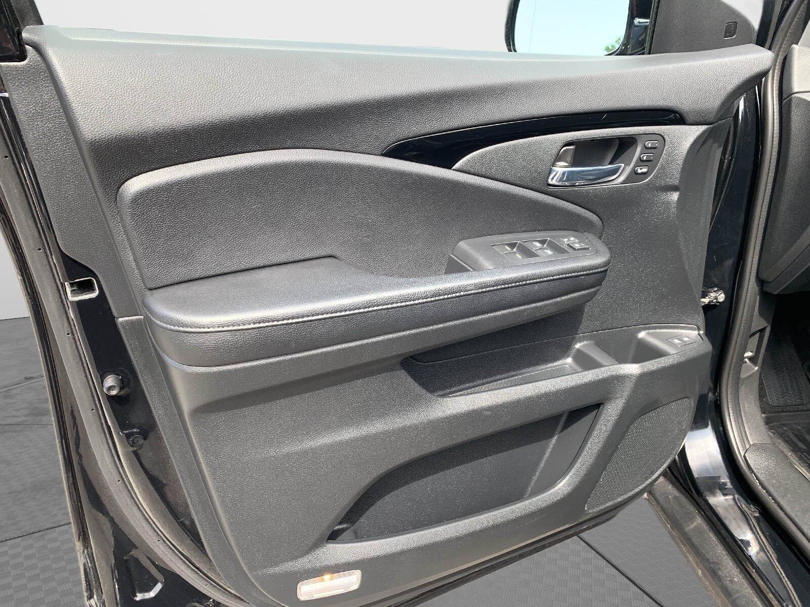 Used 2016 Honda Pilot Elite image 11