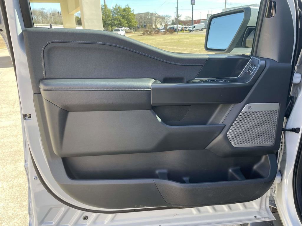 New 2025 Ford F150 Lariat w/ Equipment Group 501A Mid image 15