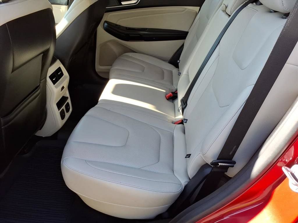 Used 2020 Ford Edge Titanium w/ Equipment Group 301A AWD/4WD image 13