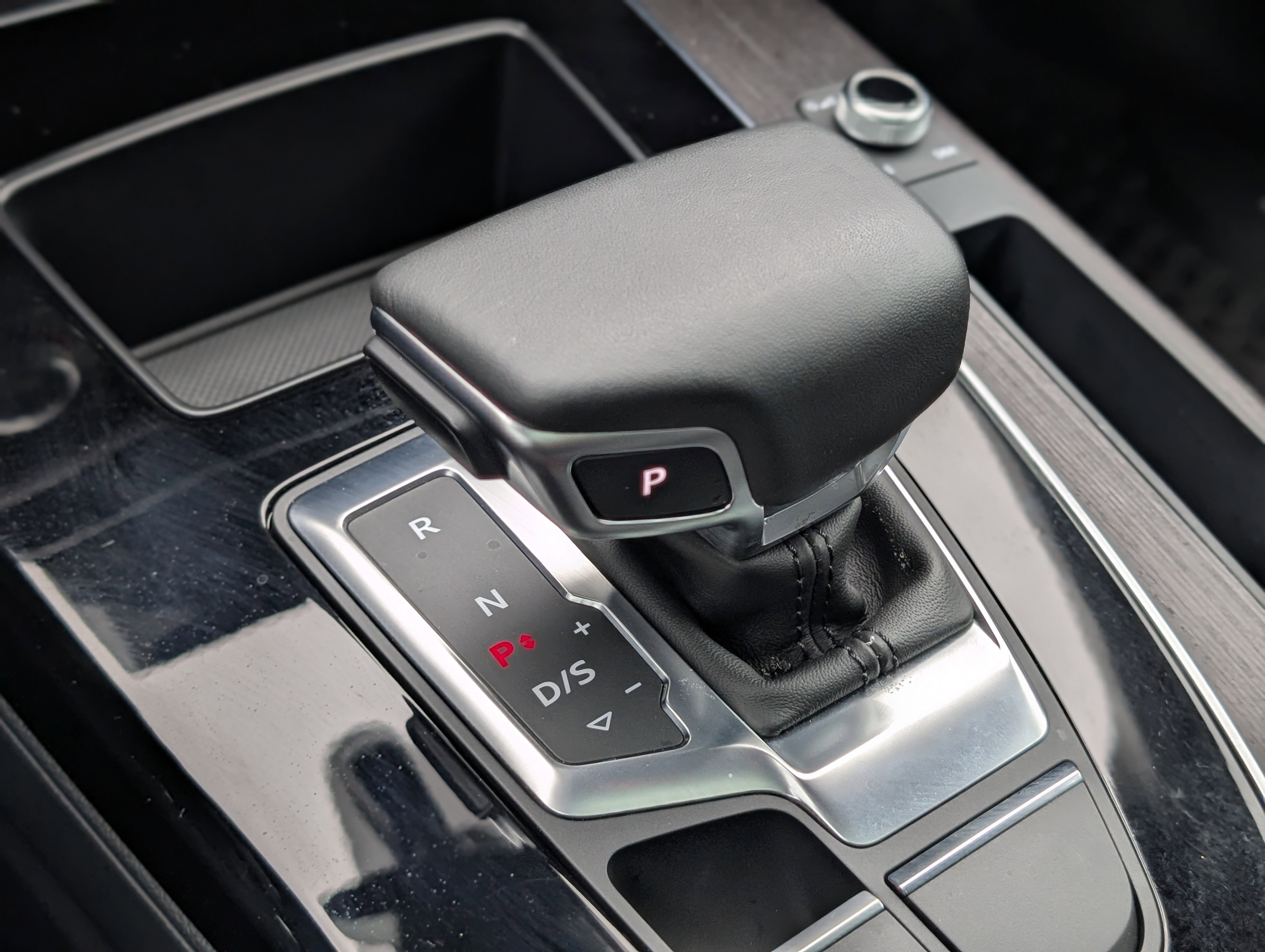 Used 2025 Audi Q5 Premium w/ Convenience Plus Package image 32