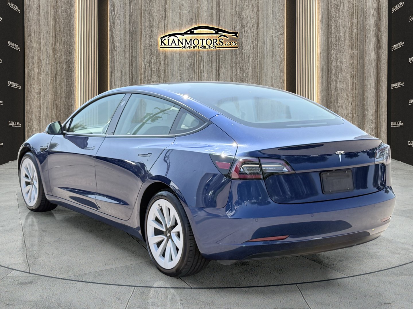 Used 2022 Tesla Model 3 Standard Range RWD image 5