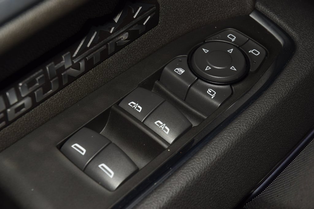 Used 2025 Chevrolet Silverado 1500 High Country w/ Midnight Edition AWD/4WD image 46