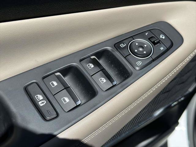 Used 2023 Hyundai Santa Fe Limited AWD/4WD image 19