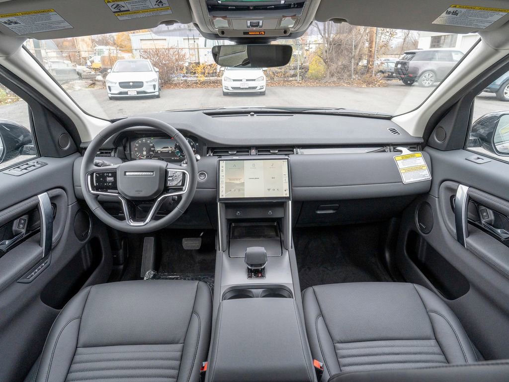 New 2025 Land Rover Discovery Sport S image 17