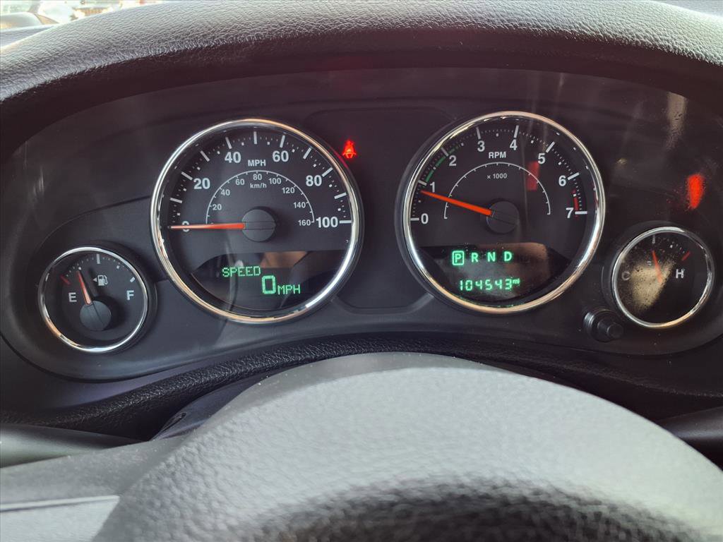 Used 2015 Jeep Wrangler Unlimited Sahara w/ Connectivity Group image 13