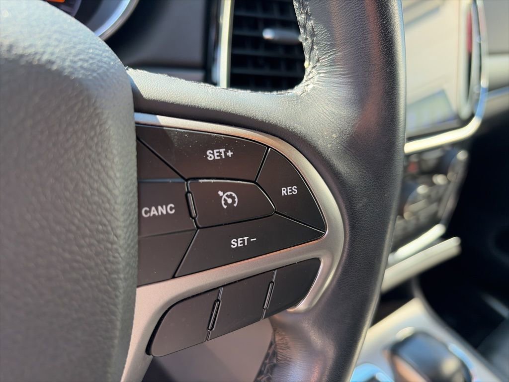 Used 2019 Jeep Grand Cherokee Limited w/ Luxury Group II image 18