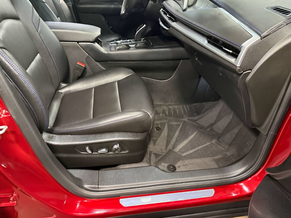 Used 2025 Cadillac XT4 Sport w/ LPO, Floor Liner Package AWD/4WD image 61