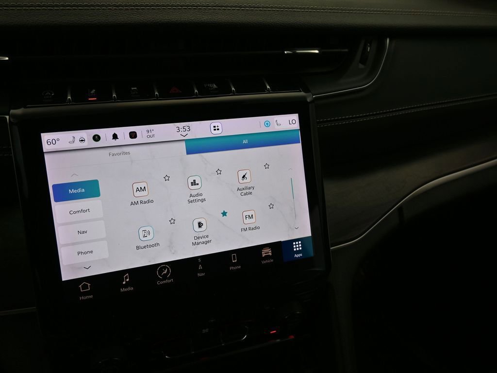 Used 2024 Jeep Grand Cherokee L Limited w/ Black Appearance Package image 19