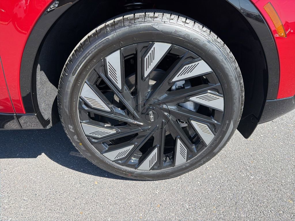 New 2026 Lincoln Nautilus Reserve w/ Jet Appearance Package AWD/4WD image 10