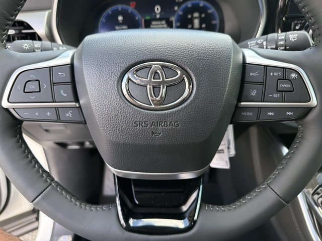 New 2026 Toyota Highlander Platinum AWD/4WD image 25