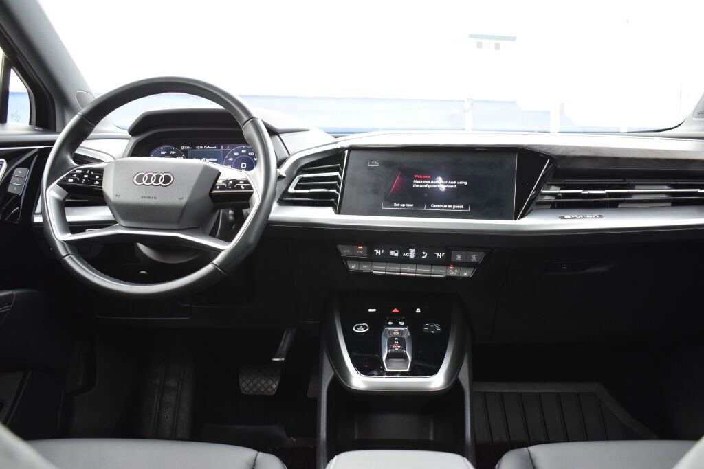 Used 2022 Audi Q4 e-tron Prestige image 2