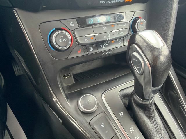 Used 2017 Ford Focus Titanium FWD image 29