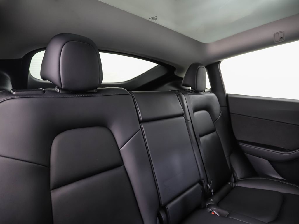 Used 2021 Tesla Model Y Long Range image 26