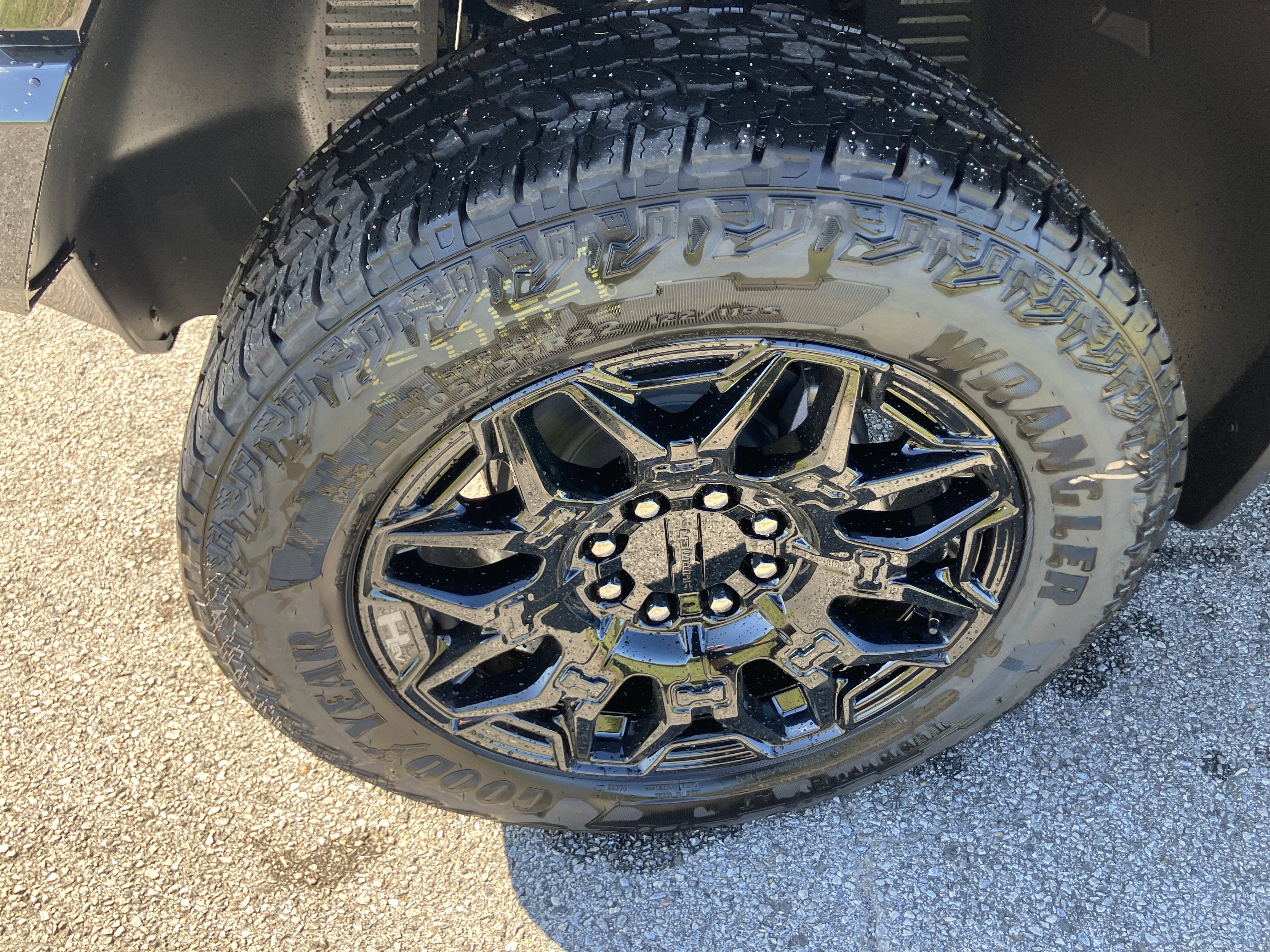 New 2026 GMC Hummer EV SUV image 2
