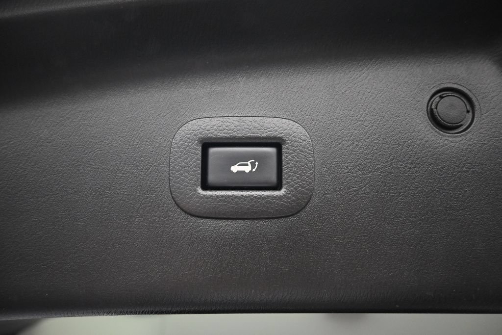 Used 2019 Nissan Armada Platinum RWD image 32