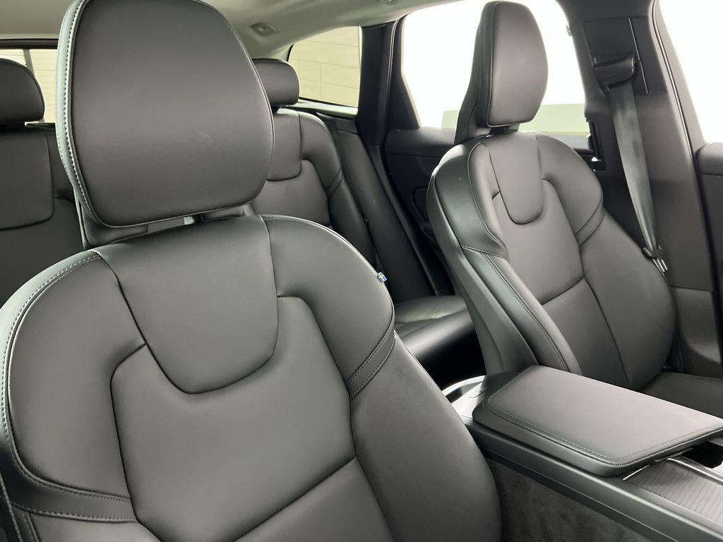 Certified 2025 Volvo XC60 B5 Core w/ Climate Package image 25