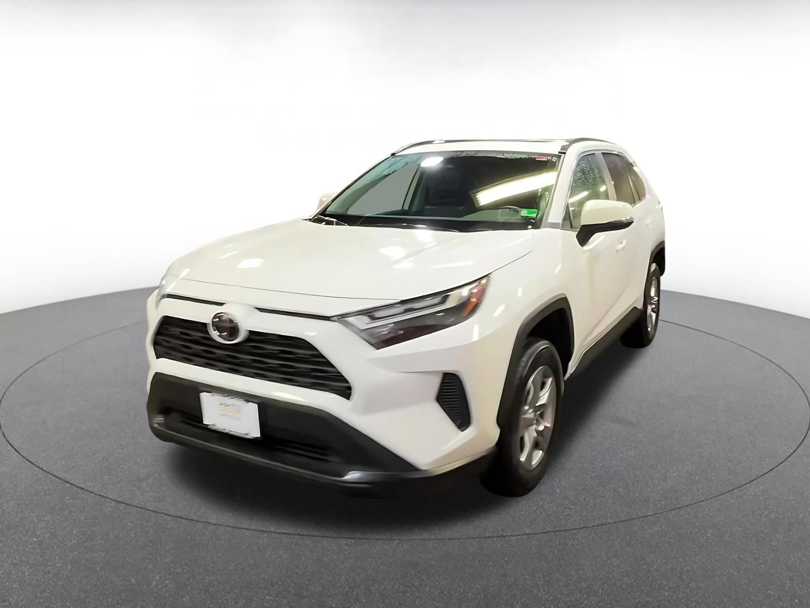 Used 2025 Toyota RAV4 XLE image 7