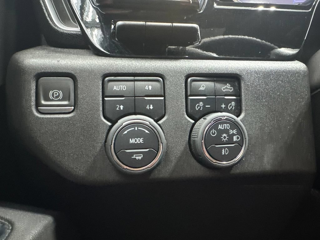 Used 2023 Chevrolet Silverado 1500 High Country w/ High Country Premium Package AWD/4WD image 25