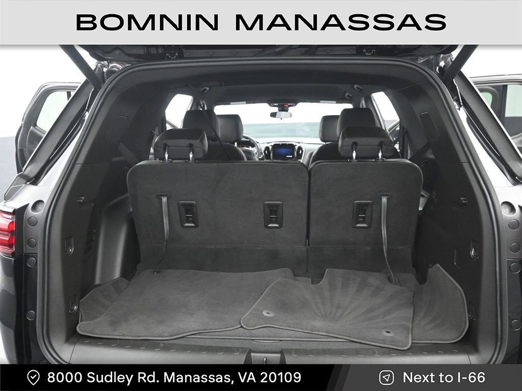Used 2023 Chevrolet Traverse LT AWD/4WD image 11