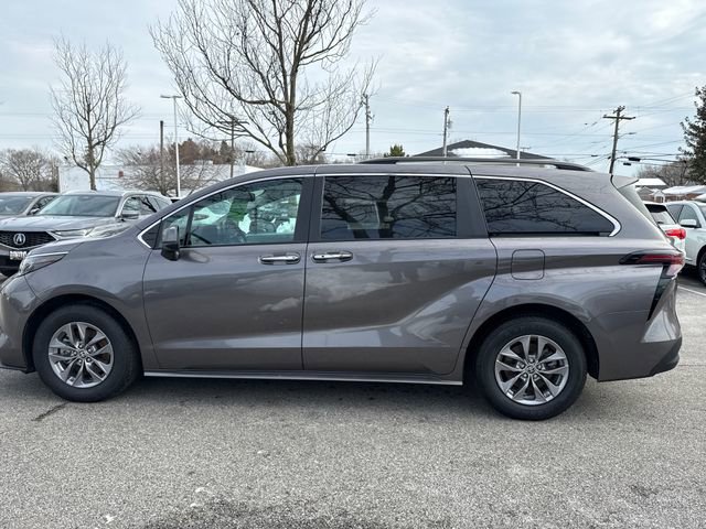 Used 2024 Toyota Sienna XLE video 2