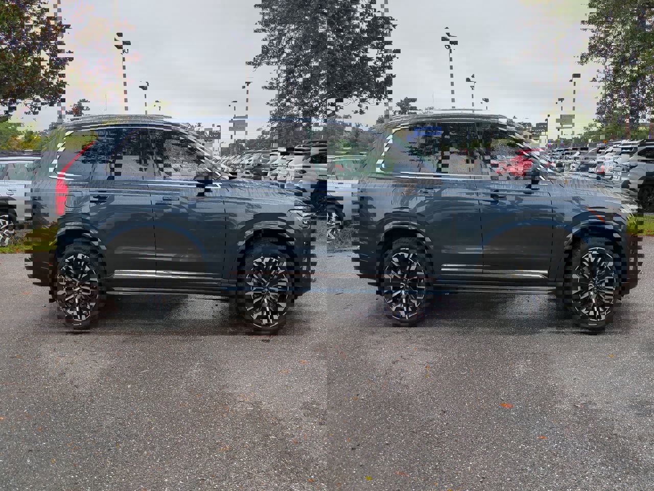 New 2026 Volvo XC90 B6 Plus w/ Protection Package Premier image 3