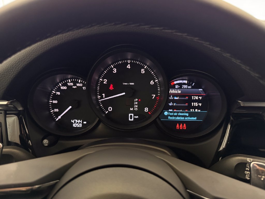 Certified 2026 Porsche Macan AWD/4WD image 21