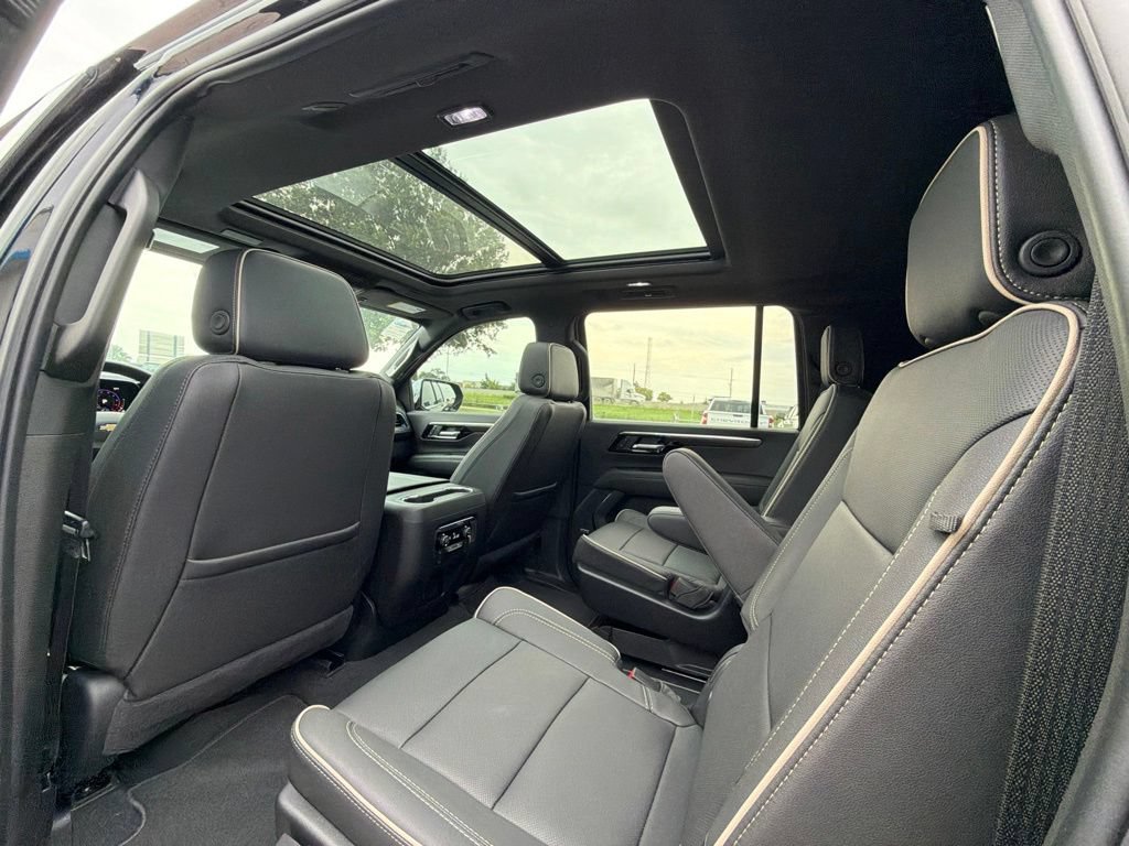 New 2026 Chevrolet Suburban Premier w/ Sun And Tow Package AWD/4WD image 30