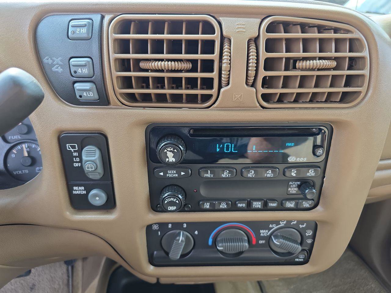 Used 2002 Chevrolet Blazer LS w/ Preferred Equipment Group image 9