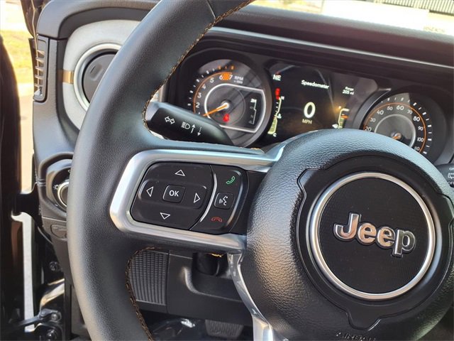 Used 2025 Jeep Wrangler Sahara image 15