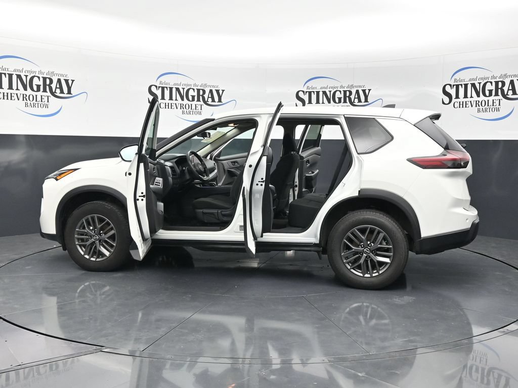 Used 2024 Nissan Rogue S FWD image 40
