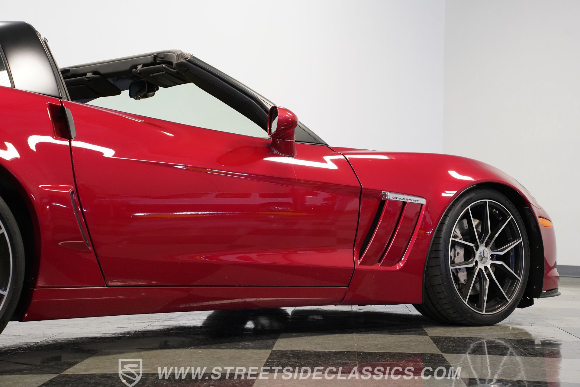Used 2011 Chevrolet Corvette Grand Sport w/ Preferred Equipment Group RWD image 29