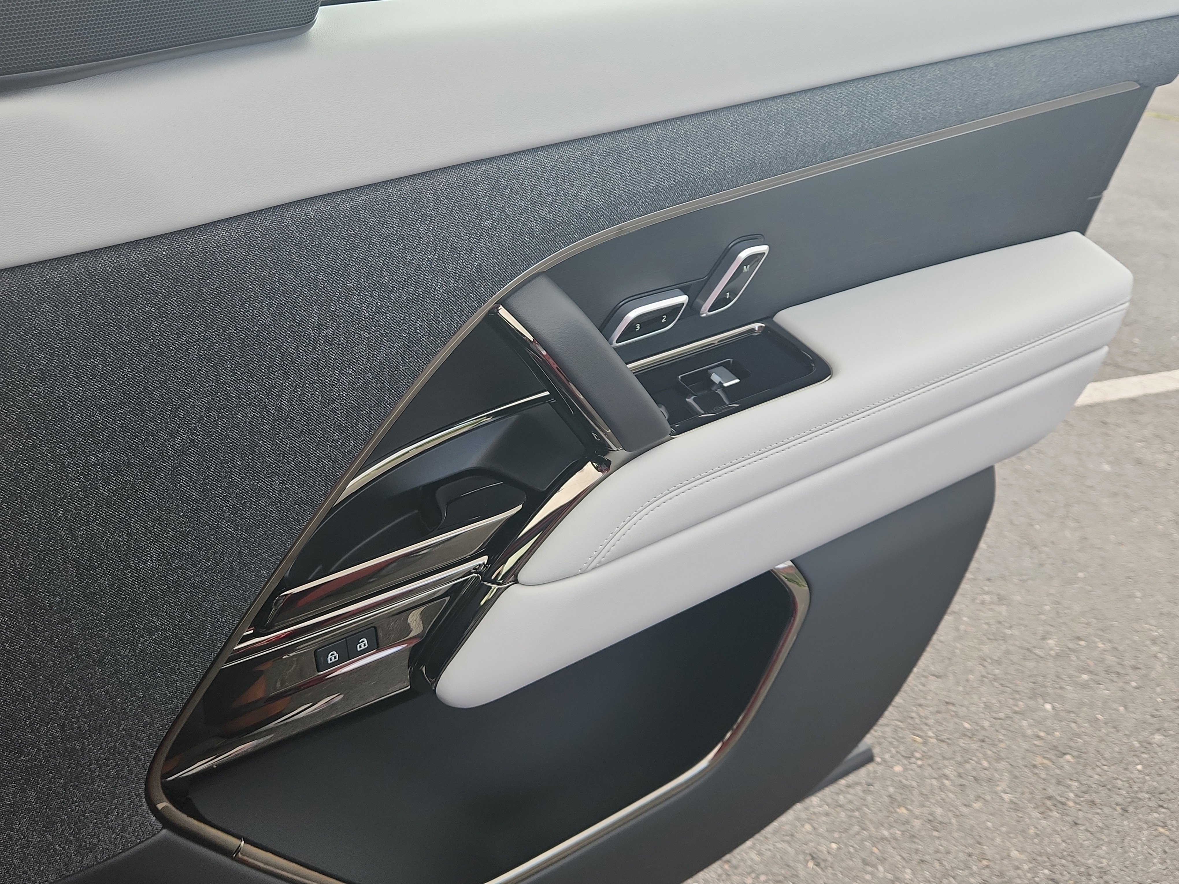 New 2025 Land Rover Range Rover Sport SE image 20