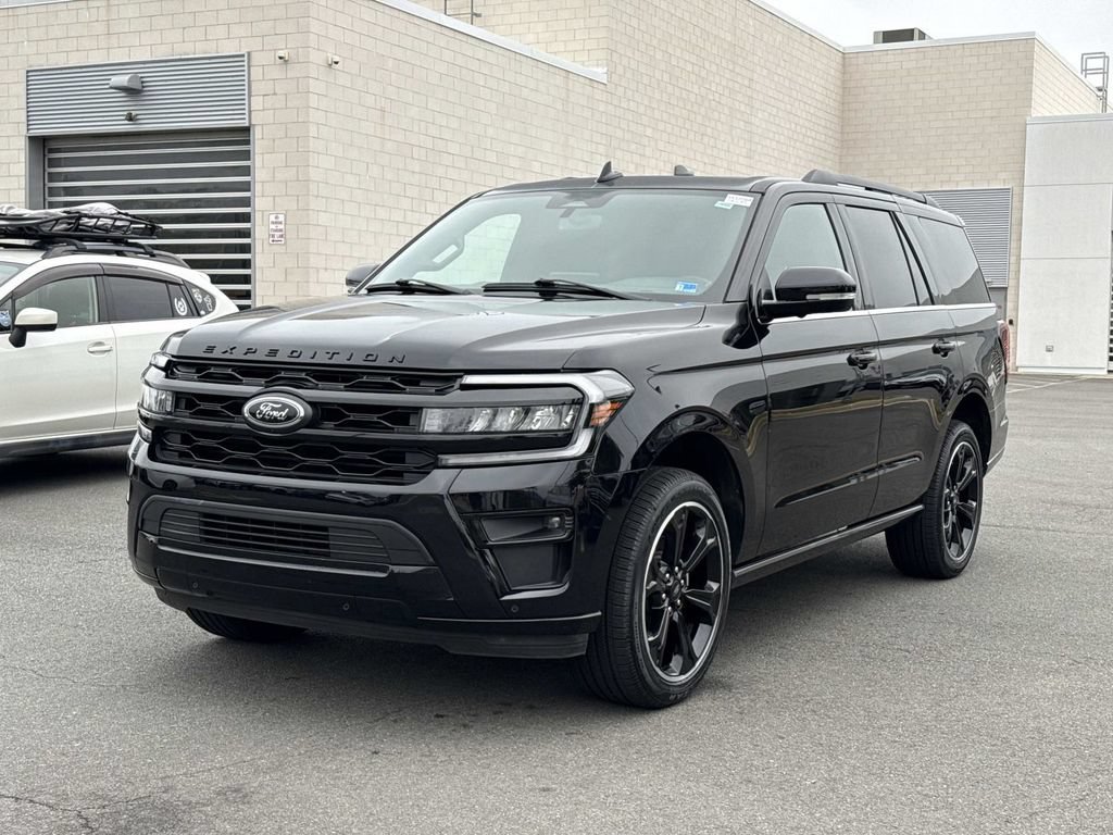 Used 2024 Ford Expedition Limited AWD/4WD image 6